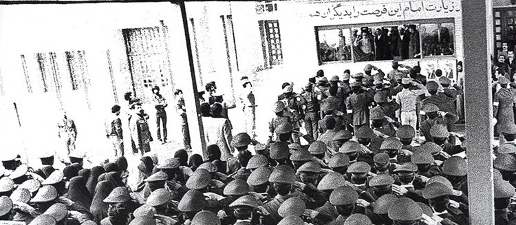 القوة الجوية تقسم الولاء للإمام الخميني